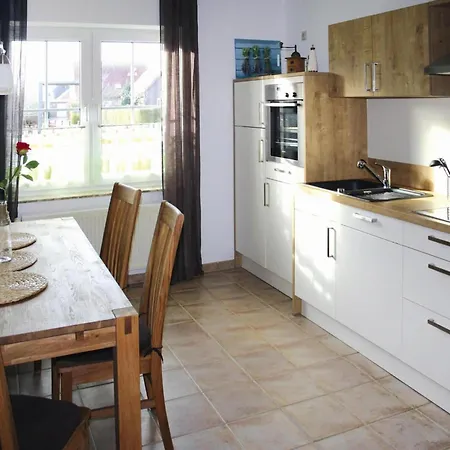 Christina Home, * Burhave
